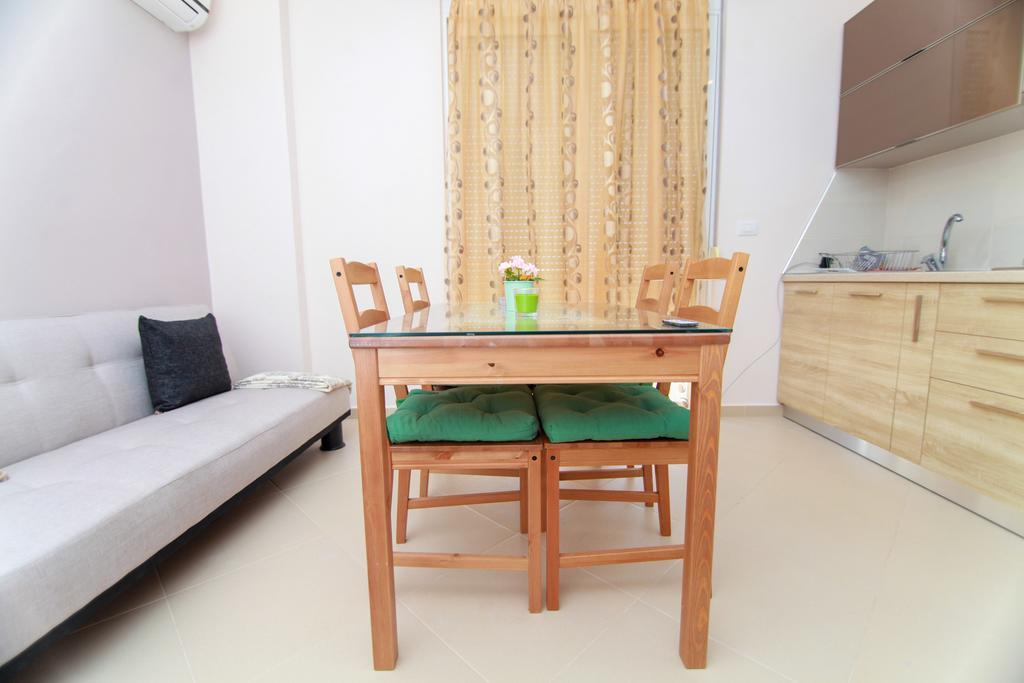 Blue Sea Apartments ساراندا الغرفة الصورة