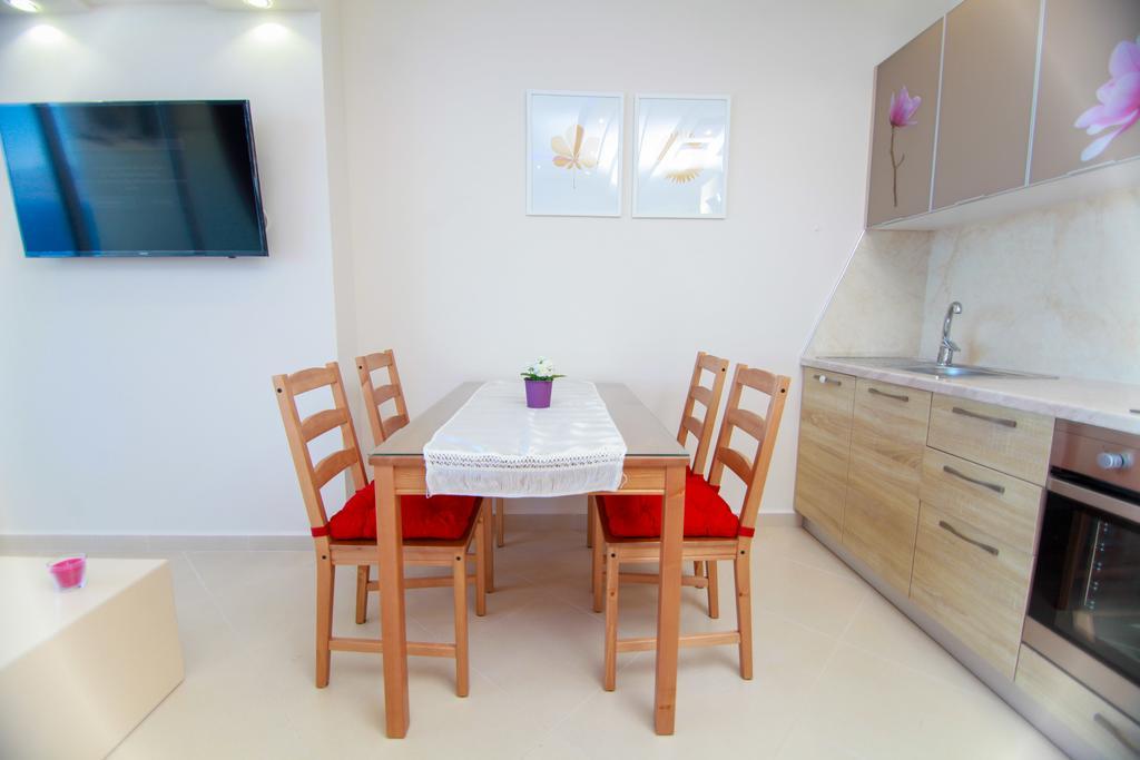 Blue Sea Apartments ساراندا المظهر الخارجي الصورة