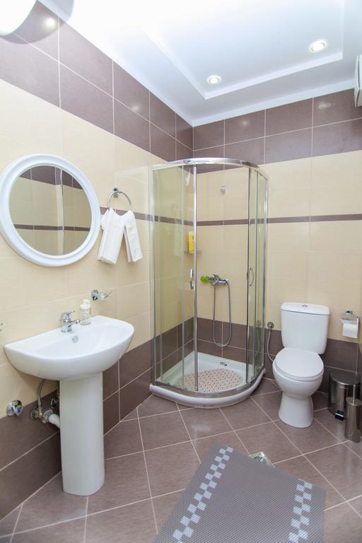 Blue Sea Apartments ساراندا المظهر الخارجي الصورة