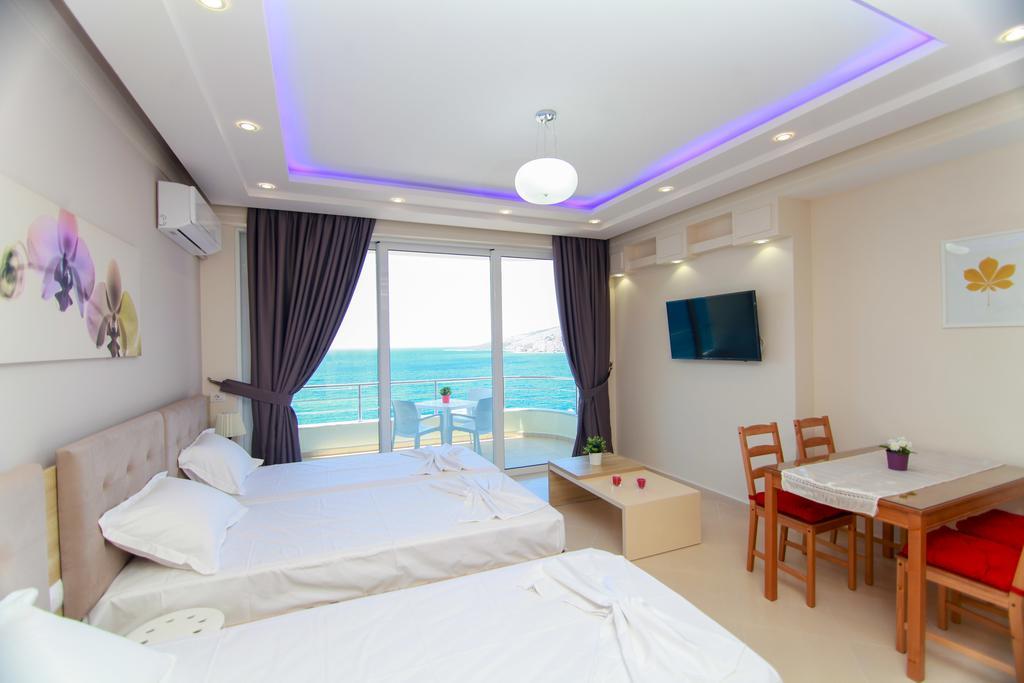 Blue Sea Apartments ساراندا المظهر الخارجي الصورة