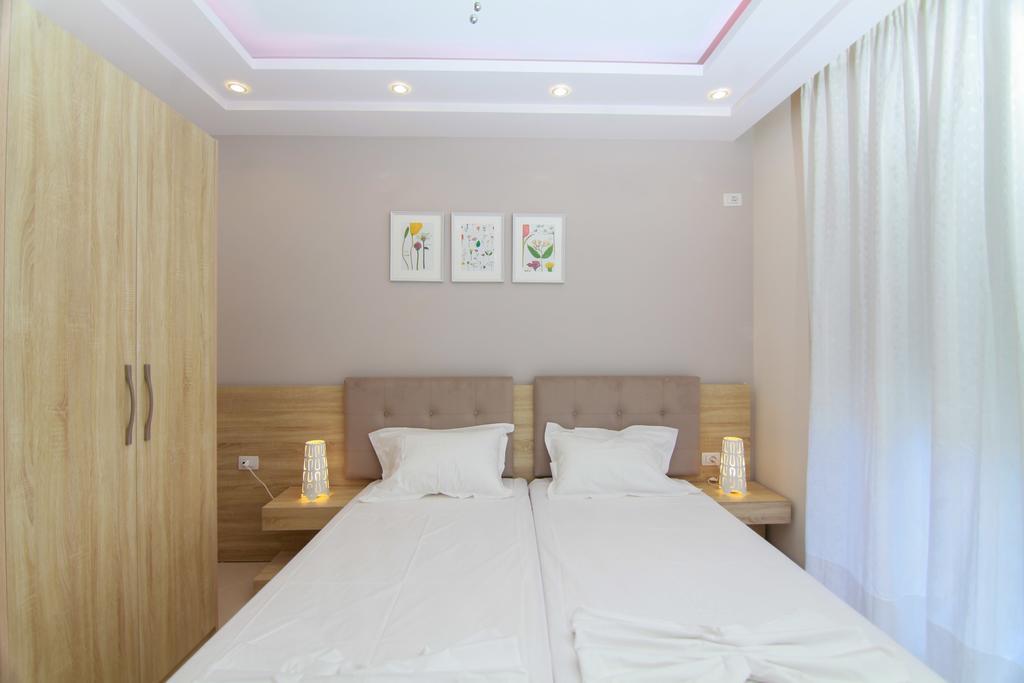 Blue Sea Apartments ساراندا المظهر الخارجي الصورة